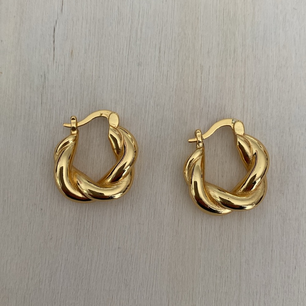 Twisted Gold Hoop Earrings Gold Color - Picture 3 of 5